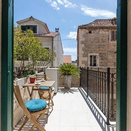 Konukevi Coastal Villa - Old Dalmatian House Makarska